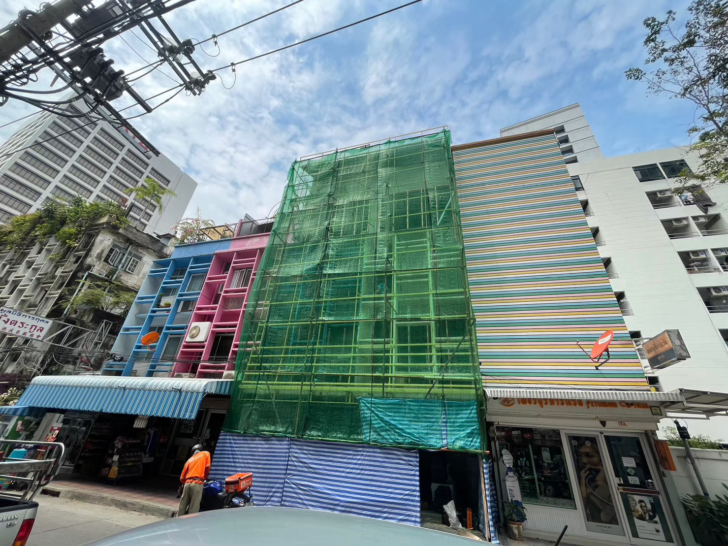 โครงการปรับอาคารสำนักงาน 4 ชั้น ย่านสีลม ควบคุมงานโดยทีม ตรี วิศวะ กรุ๊ป